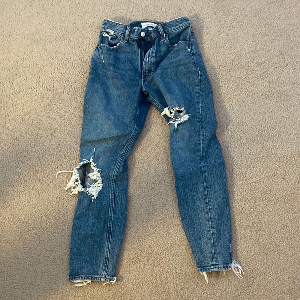 high rise mom jeans. used a few times and washed but still in okay condition